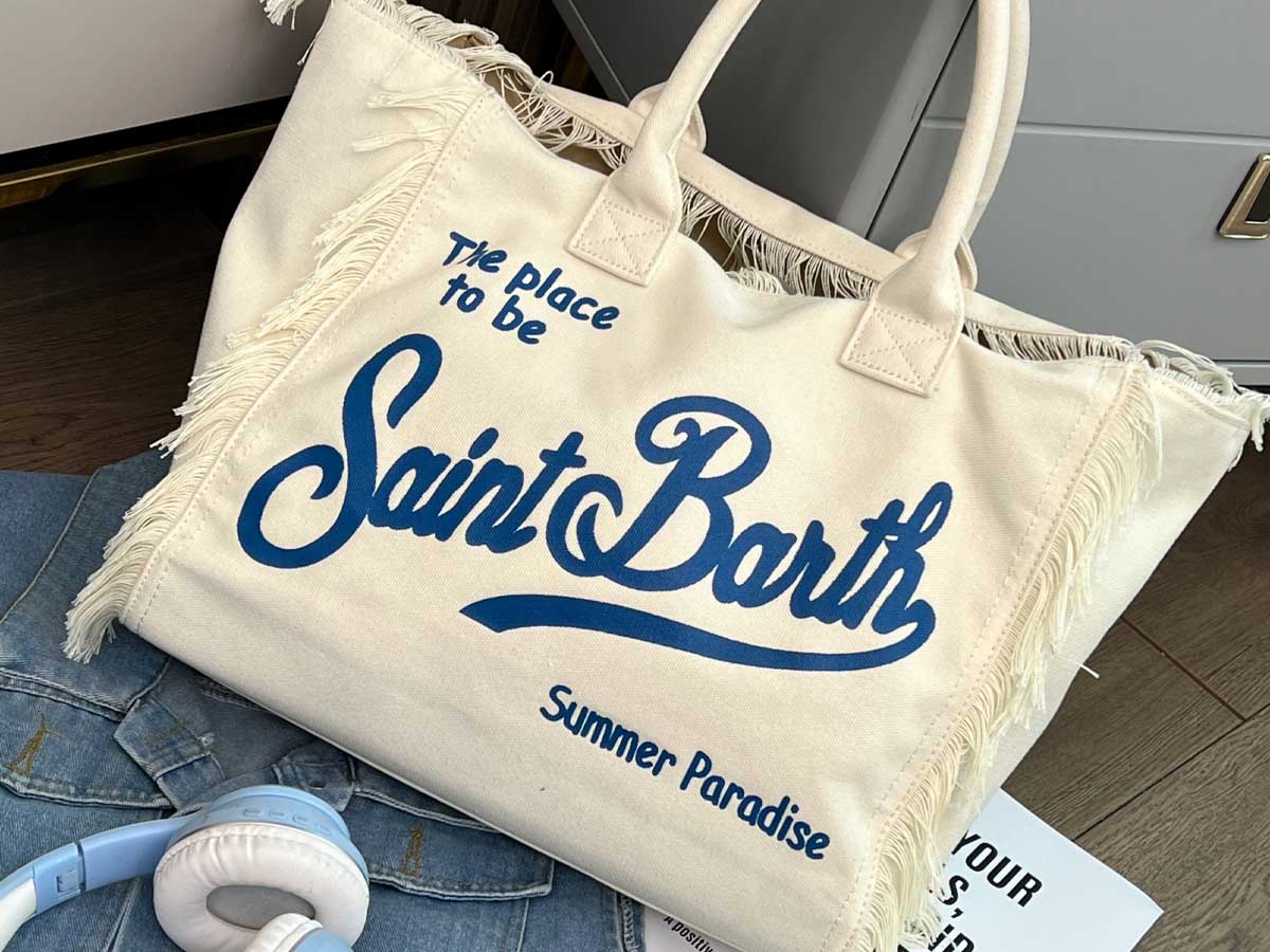 8 Creative Styling Ideas for Custom Beach Tote Bags​-Gahumi.jpg